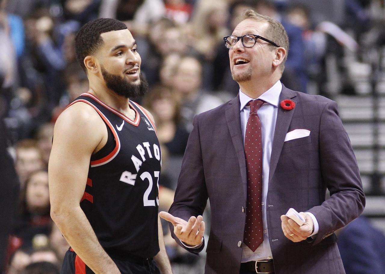 短传配合 短传配合