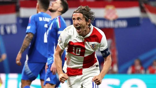 刘彬彬破门 刘彬彬破门